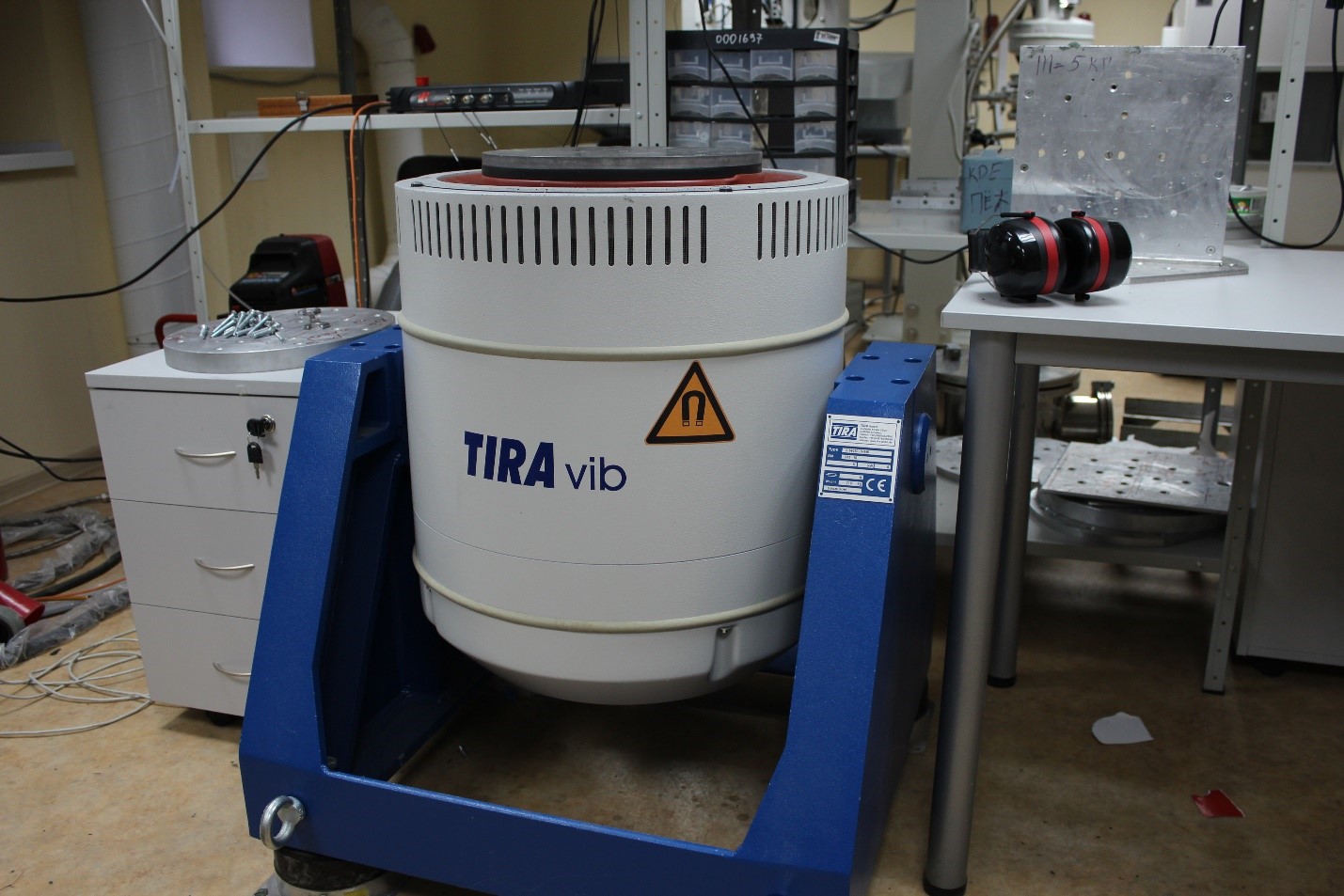 Вибростенд TIRA TV56280LS-340